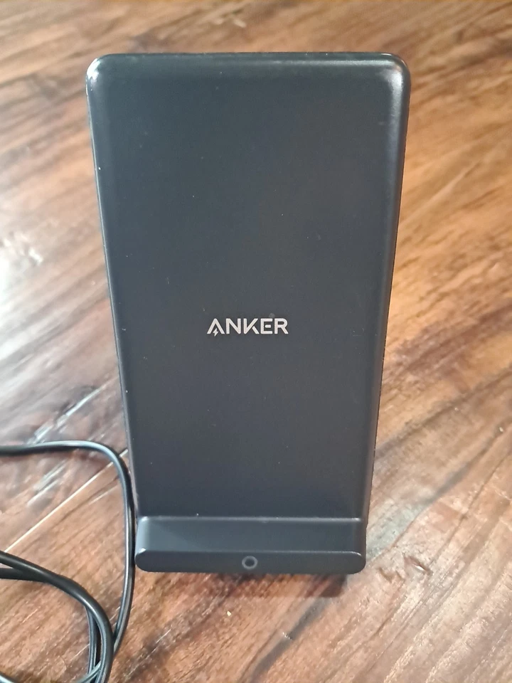 Anker PowerWave A2524 Fast Wireless Charger Stand Qi-Certified - Image 2 of 4
