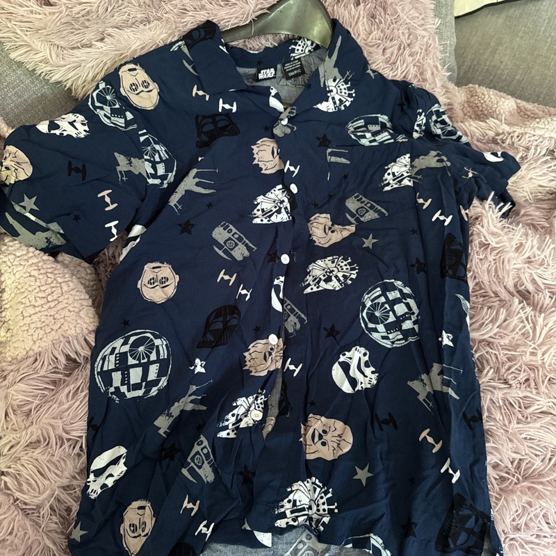 Star Wars Size Small Hawaiian Type Button  Down Shirt