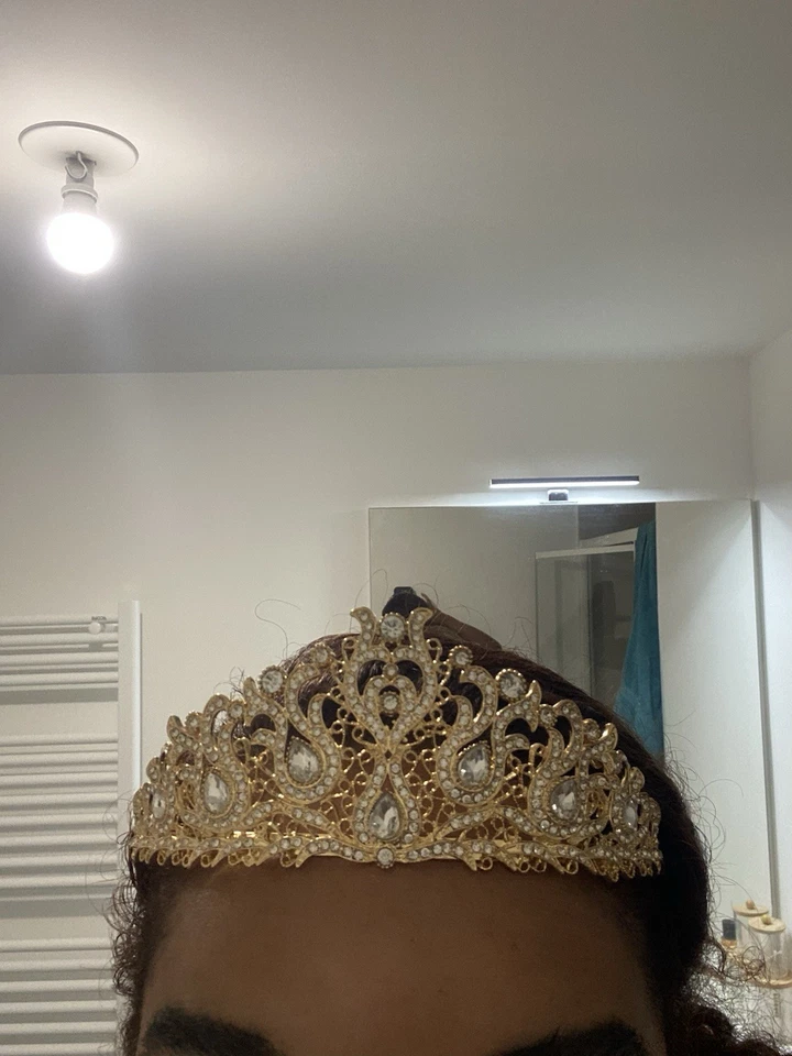 Diadème de mariée doré avec strass et perles (bijou de tête) - Photo 2/2