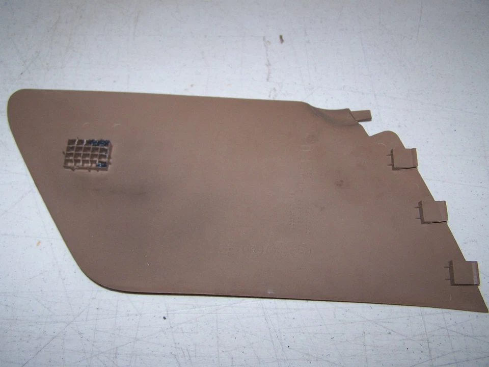 Saturn LS2 2000 consola inferior moldura pasajero delantero derecho Foto 2 de 2