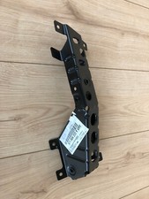 Porsche 971 Panamera Kotflügelaufnahme Halter Aufnahme Kotflügel rechts Porsche 971 Panamera Kotflügelaufnahme Halter Aufnahme Kotflügel rechts