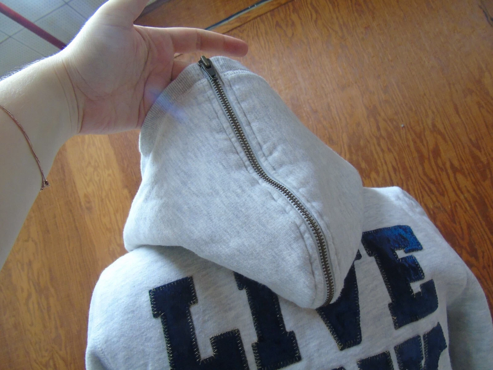 UNDERCOVER Victoria's Secret rosa felpa con cappuccio bottoni davanti grigio "Live Pink" taglia M Medium