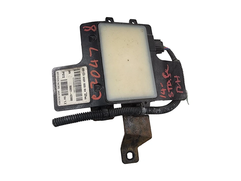 2014 Hyundai Santa Fe Blind Spot Radar Right Sensor 95821-4Z000 OEM - Image 2 of 4