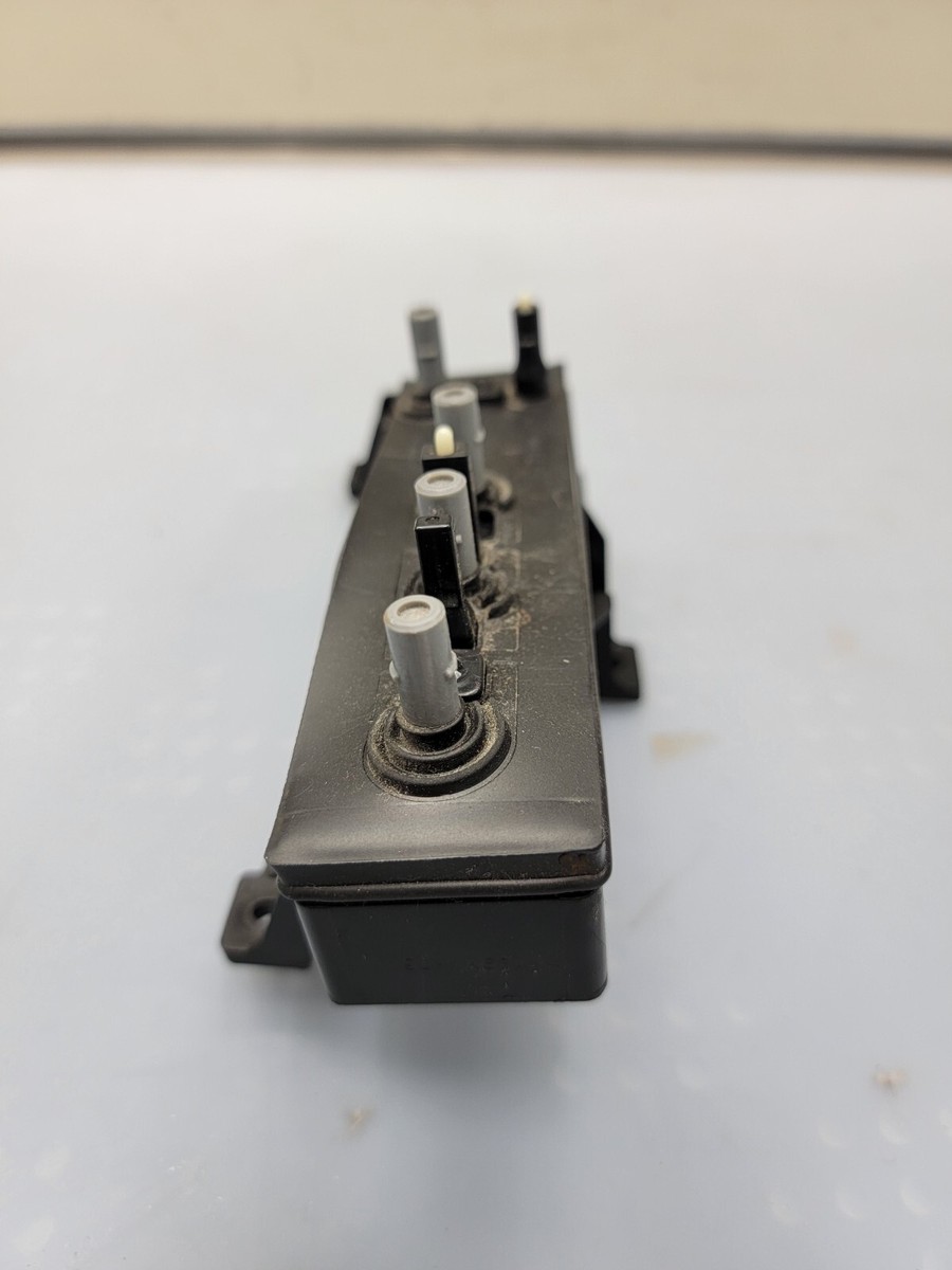 【NikeLANCE4TITANIUMWatch】WA0020WG88-0010 Driver Side Power Seat Switch Fits For Toyota RAV4