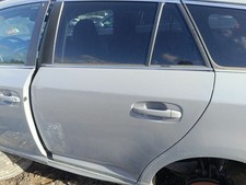 Porte arrière et accessoires Toyota AVENSIS