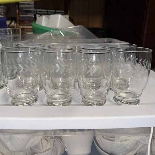 Vintage Set 8 Anchor Hocking Laurel Leaf Footed Tumbler Glass Juice 4 1/2 Curved