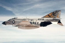 McDonnell Douglas F-4J VF-21 Freelancers Navy Mahogany Model Small Scale 1/72