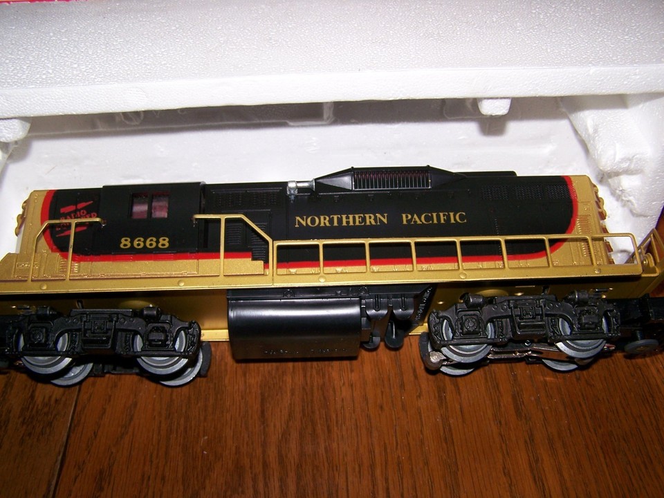 Lionel Northern Pacific GP9 Locomotive 6-8666 w/Dummy 6-8558 0-027 | eBay