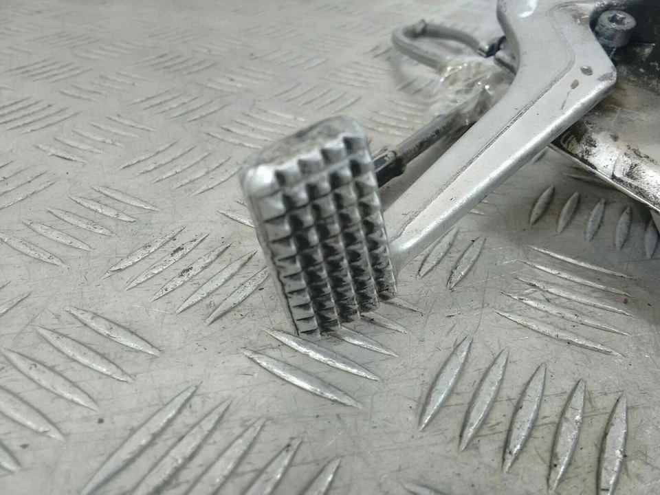 Triumph Tiger 1050 2012 clavija de pie Foto 3 de 4