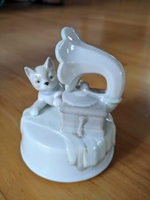 Spieluhr Gilde-Porzellan Katze vor Grammophon 12 cm hoch