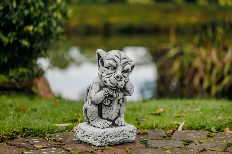 Gargouille sur socle motif I figurine en pierre 38 cm 16 kg gris béton résist... - Photo 2/4
