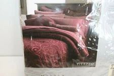New Martex Pilazzo Pillow Sham Standard Size Fits 20" X 26" Pillows, Claret 