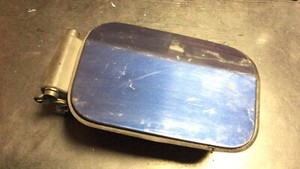 BMW 5er E60 E61 LCI Tankklappe Gehäuse Deckel Topf 7183712