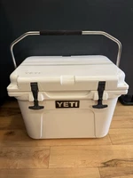 Yeti Roadie 20 Hard Cooler White Handle