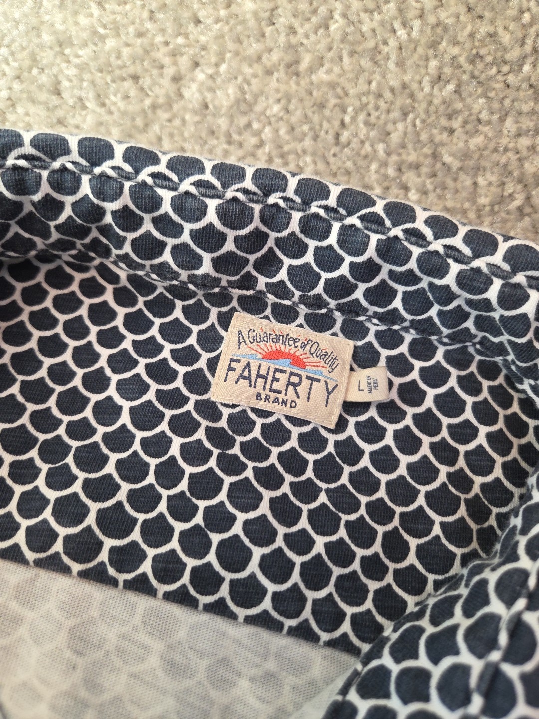 Mens Faherty Fish Scale Print Button Up Shirt Siz… - image 2