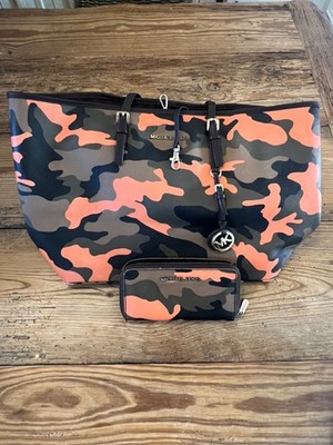Kors Jet Set Michael Kors Camo Duffle Bag MICHAEL MICHAEL KORS JET