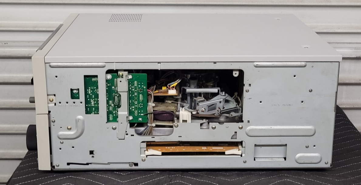 SONY NTSC BVU-900 U-MATIC SP VIDEO CASSETTE PLAYER w/ 30 Day carry