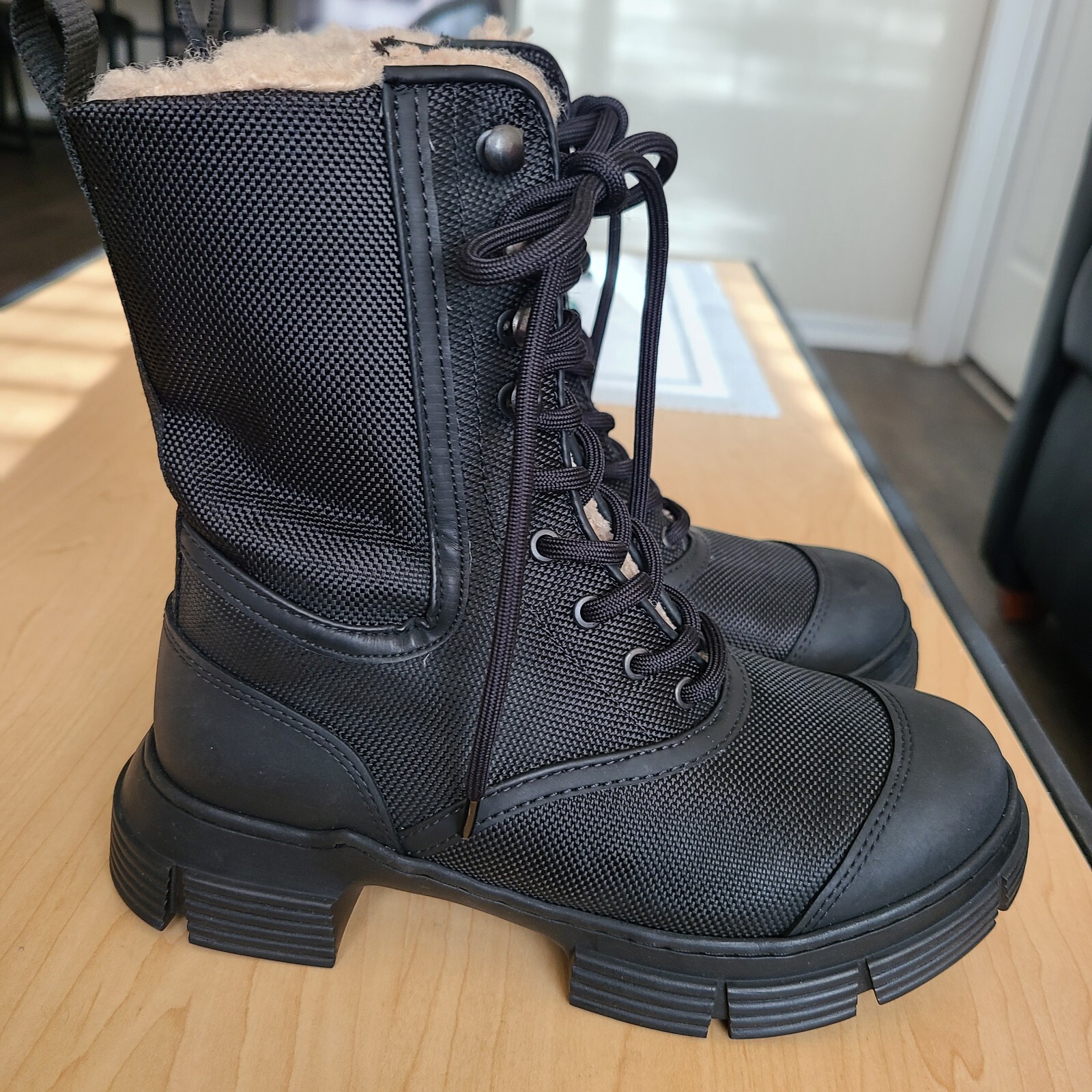 SAOLA Stivali da combattimento Ganni gomma guscio pelliccia sintetica nero suola log grossa stivali 5 35 nuovi