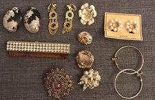 VINTAGE LOT OF 10 PIECES CUSTOM JEWELRY HAIR COMB BROOCHES EARRINGS