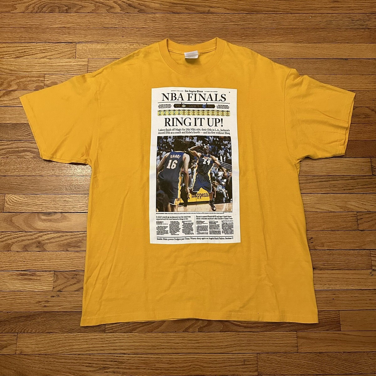 Vintage 2009 Lakers NBA Finals Champions Newspaper T-Shirt XL Kobe