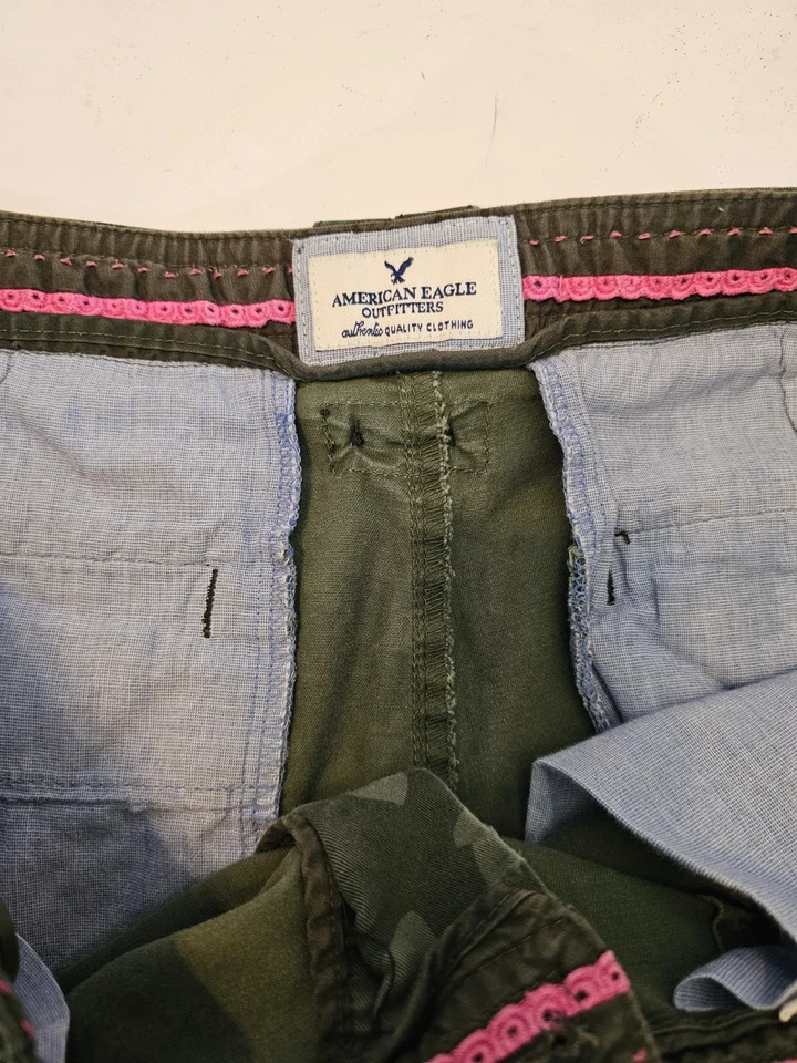 Pantalones Cortos Para Mujer American Eagle Verde Tropical Selva Camuflados Florales Talla 8 Foto 4 de 4