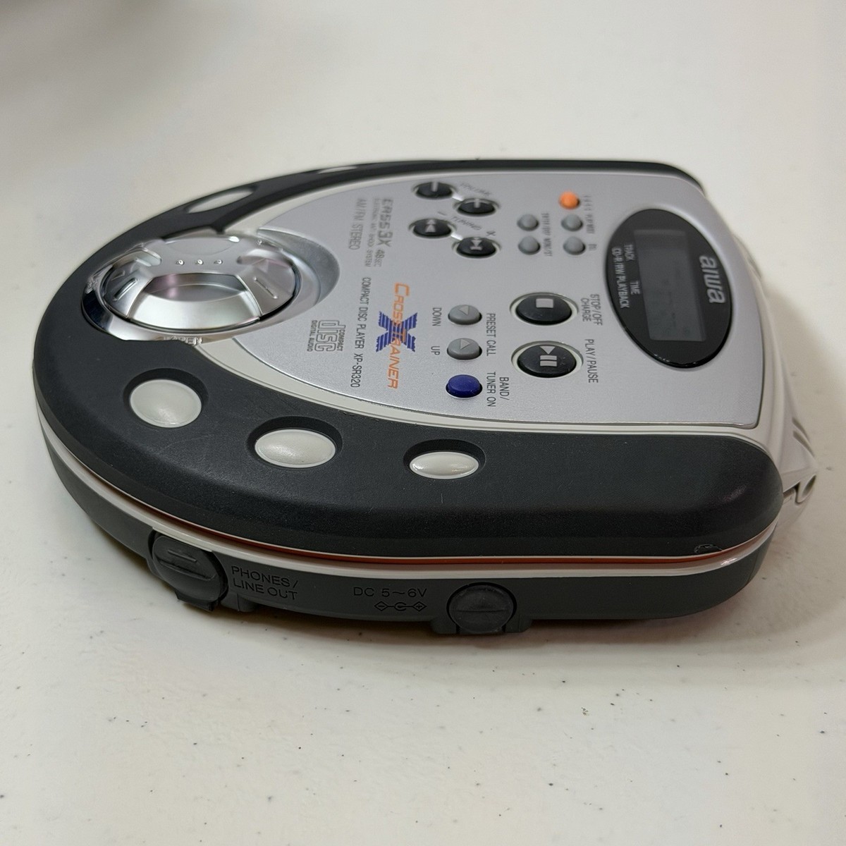 Aiwa CD Player Discman Cross Trainer XP-SR320 Portable AM/FM Radio