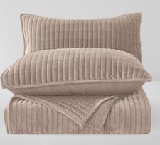 Wonderful Modern Stripe Velvet Quilt Set   3-Piece Reversible Bedding