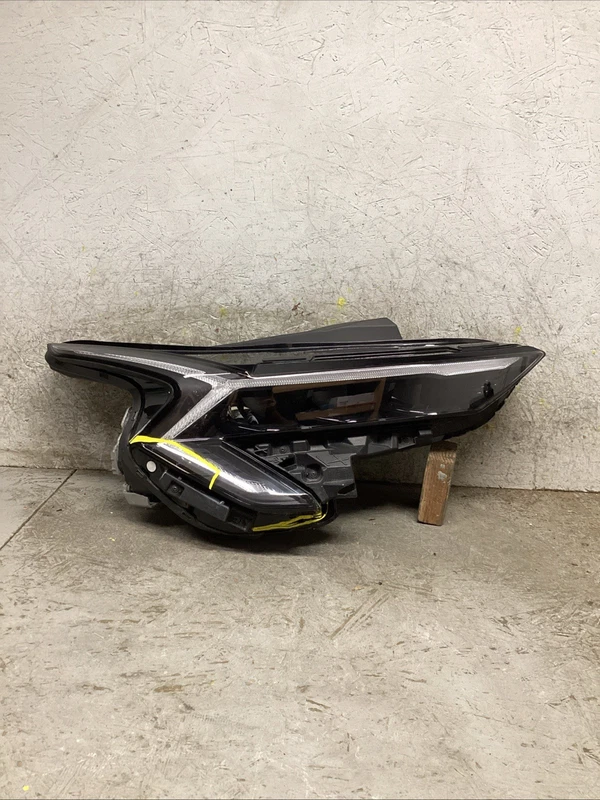 2025 KIA K5 RIGHT RH PASSENGER SIDE HEADLIGHT OEM PARTS ONLY 92102L2550