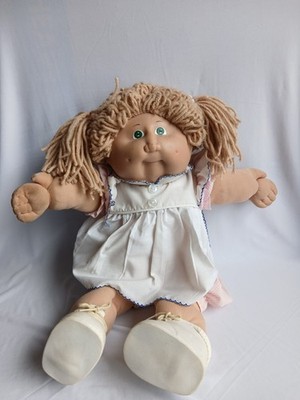 1983 Coleco Cabbage Patch Kid Doll Green Eyes Freckles Blonde Yarn Hair Box 3900
