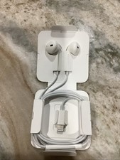New Apple EarPods with Lightning Connector