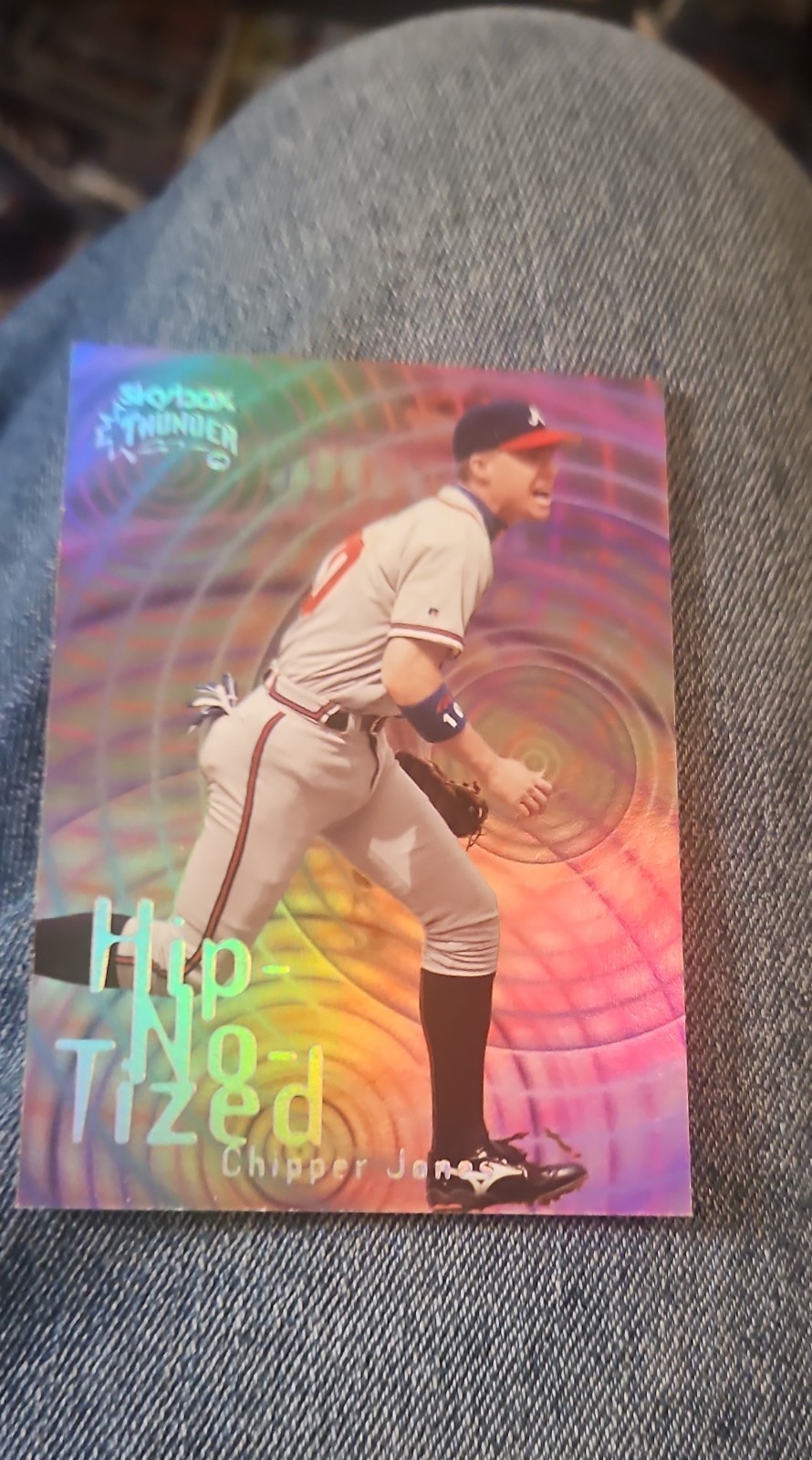 1999 Skybox Thunder - Hip-No-Tized Chipper Jones #7 H