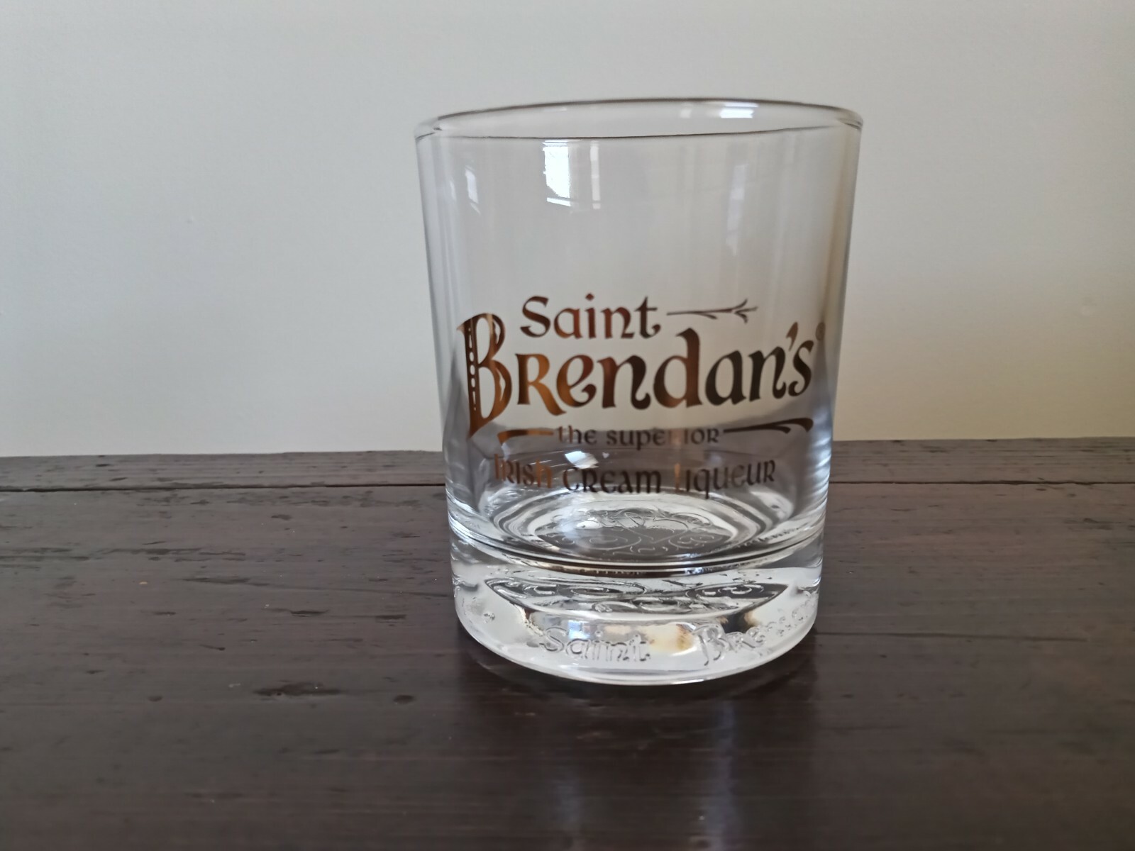 VINTAGE Saint Brendan's The Superior Irish Cream Liqueur Whiskey Glass Barware Escuela de química