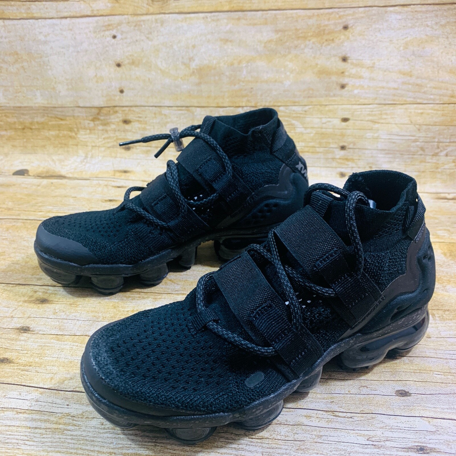 nike vapormax black size 4