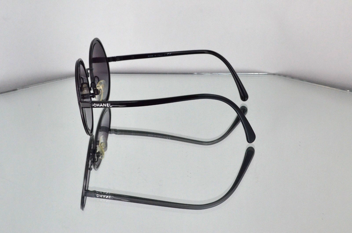 美品❣️最終値下げ‼️CHANEL ブラック ラウンド型サングラス VERY RARE Chanel Round Sunglasses Black/Silver Logo Metal Italy CH
