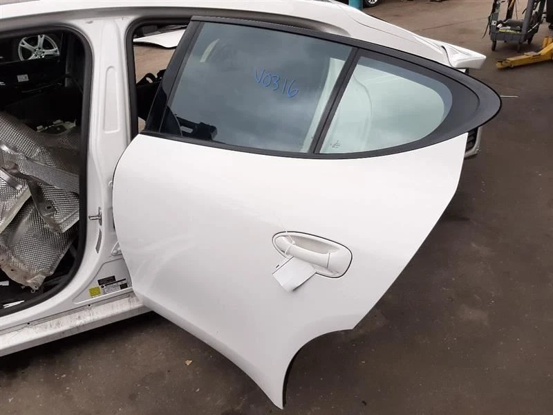 2010-2016 Porsche Panamera 970 Left Rear Door White SWB 97053201101 - Image 2 of 4