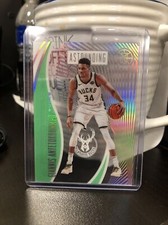 2019-20 Illusions Basketball  Panini Giannis Antetokounmpo Emerald Astounding