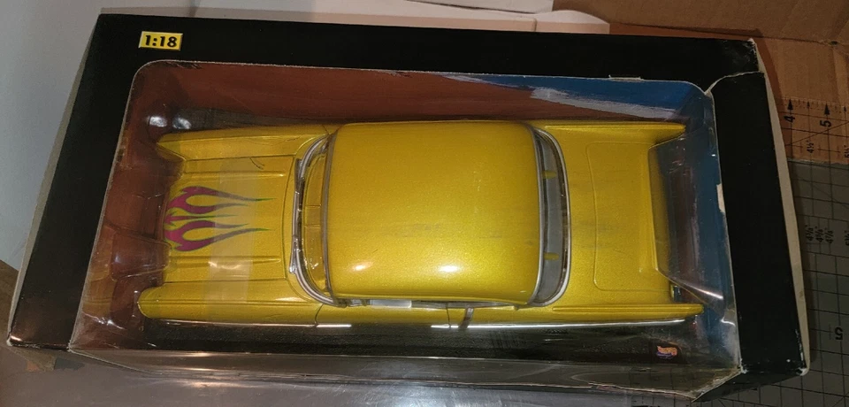 CHEVROLET CUSTOM 1957 BY HOTWHEELS 1999  1:18 SCALE - Image 2 of 3