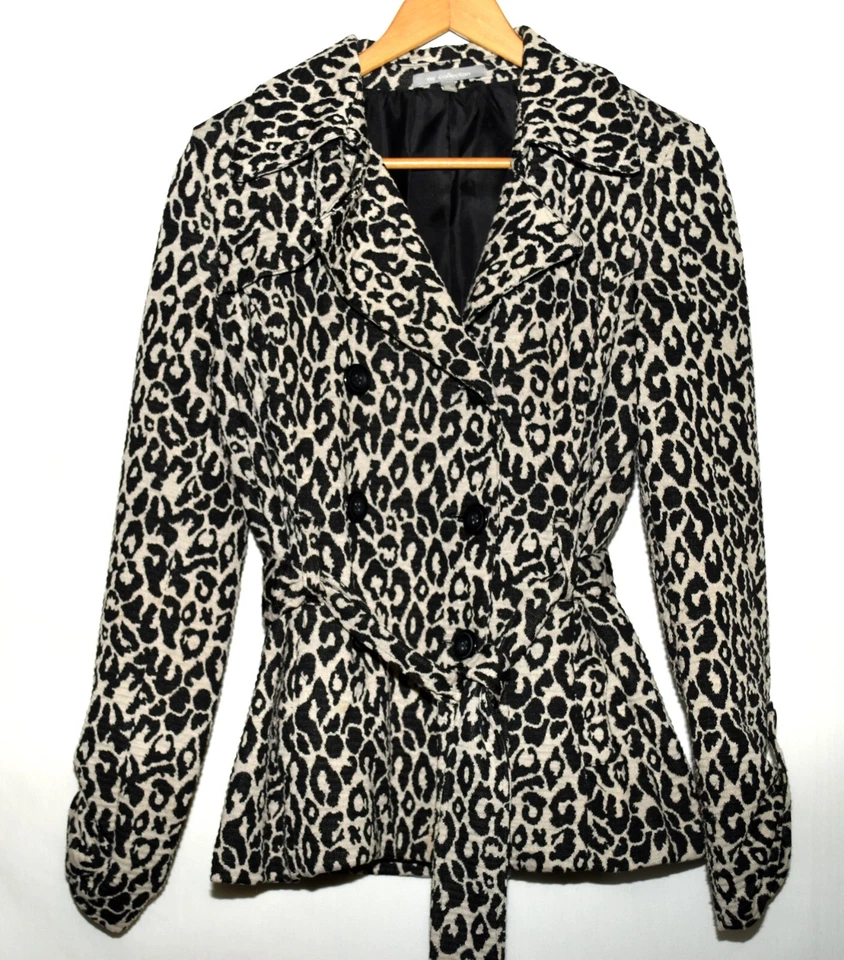 Chaqueta de trinchera DB negra beige imitación leopardo de las nieves con cinturón de colección NY para mujer M Foto 3 de 4