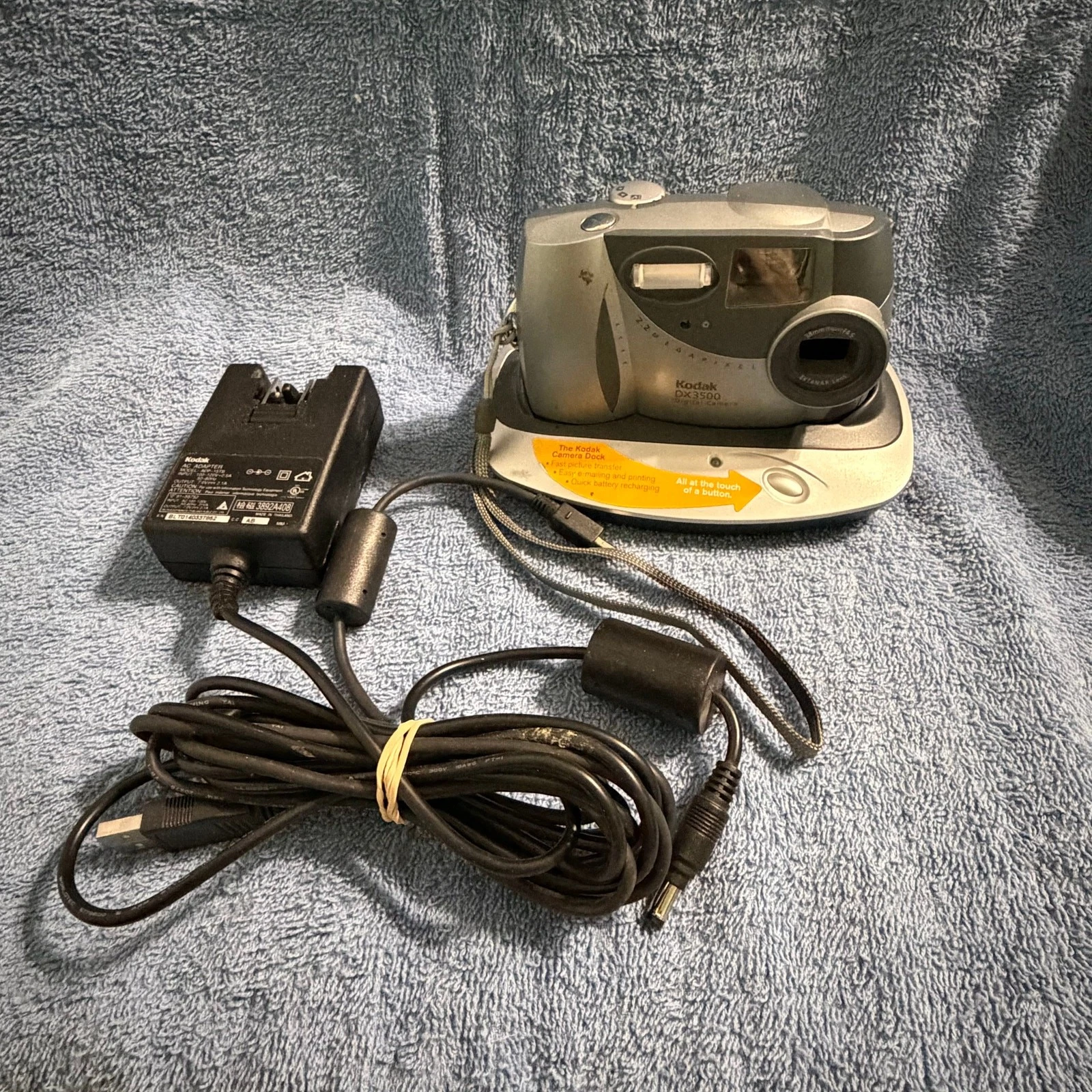 Vtg Kodak DX3500 Digital Camera Bundle Y2K Digicam 2.2MP Silver Point and Shoot