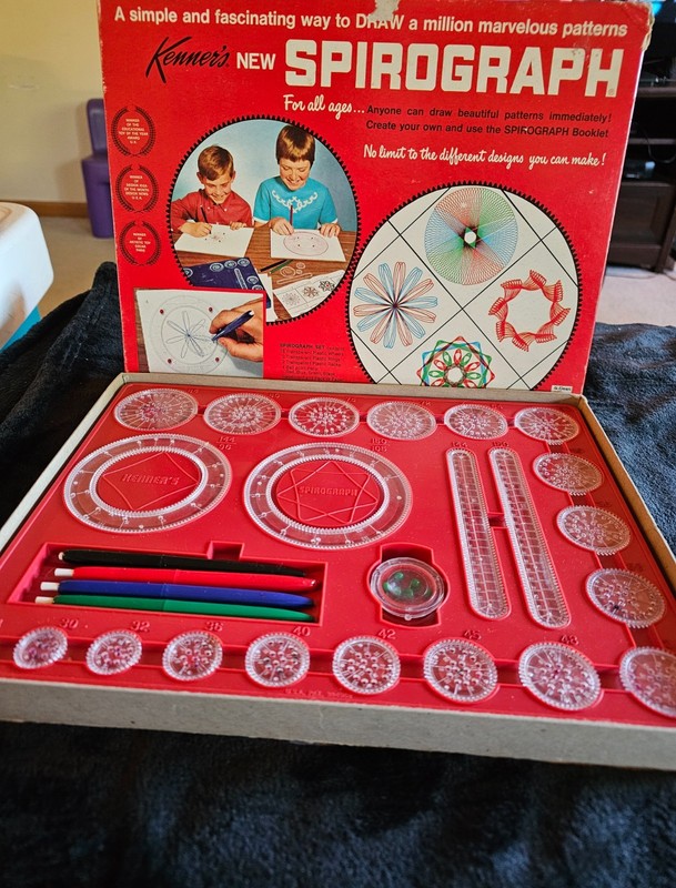 Vintage Spirograph No.401 by Kenner. All Pieces Complete! 1967. 18 Wheels of fun