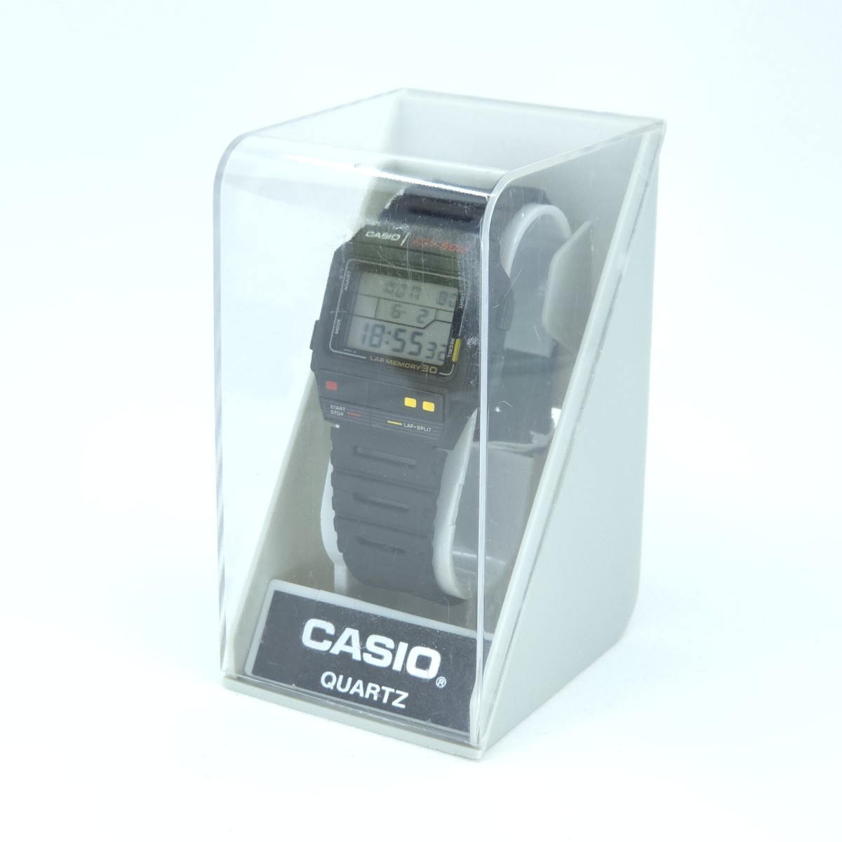 NOS CASIO SDB-300W-1A LAP MEMORY 30 WR 50M VINTAGE DIGITAL WATCH