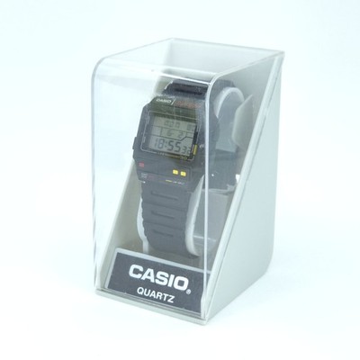NOS CASIO SDB-300W-1A LAP MEMORY 30 WR 50M VINTAGE DIGITAL WATCH