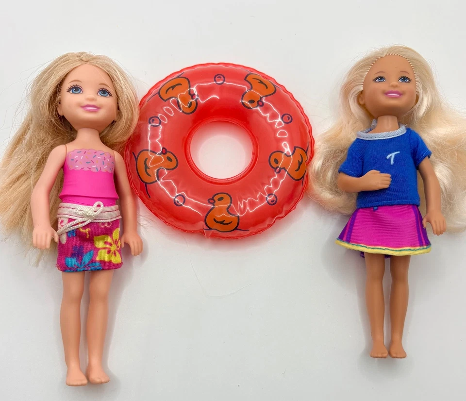 Barbie Little Sisters Lot Of 4 Dolls Going to Beach Skipper, Stacie, 2x Chelsea - Image 2 of 4