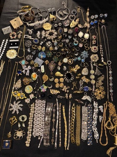 5 Pounds Vintage To Now Costume Jewelry Most Is Vintage And Many Are Signed #10