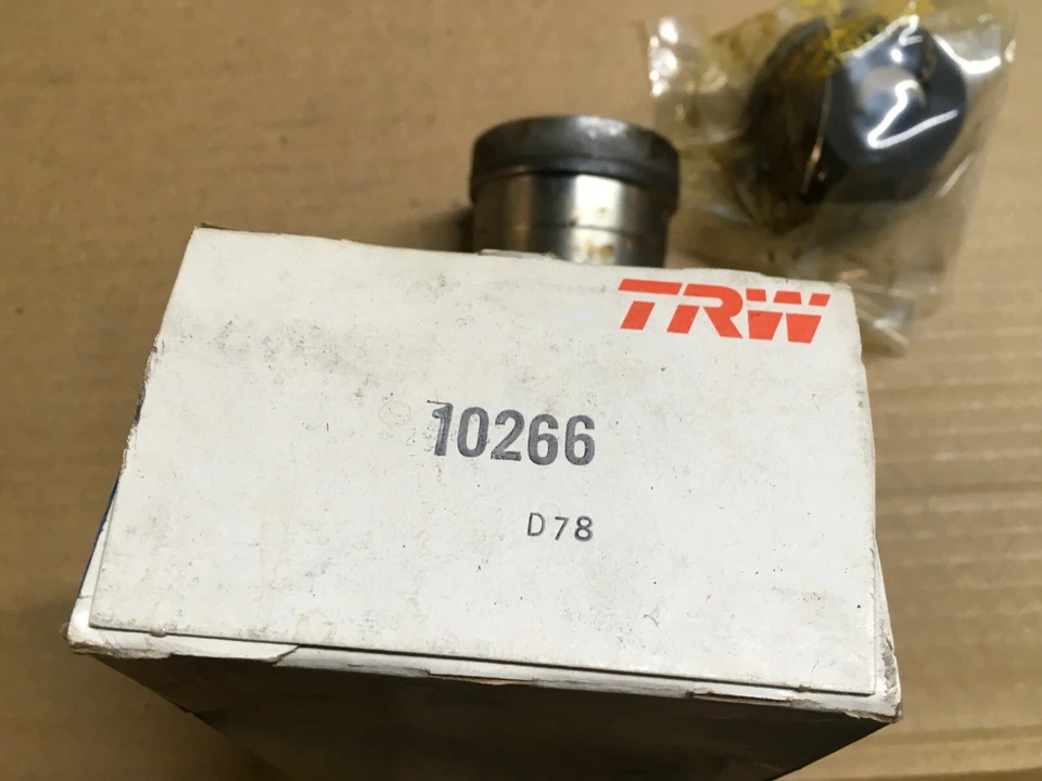 Nueva rótula suspensión delantera inferior TRW 10266 Foto 2 de 4