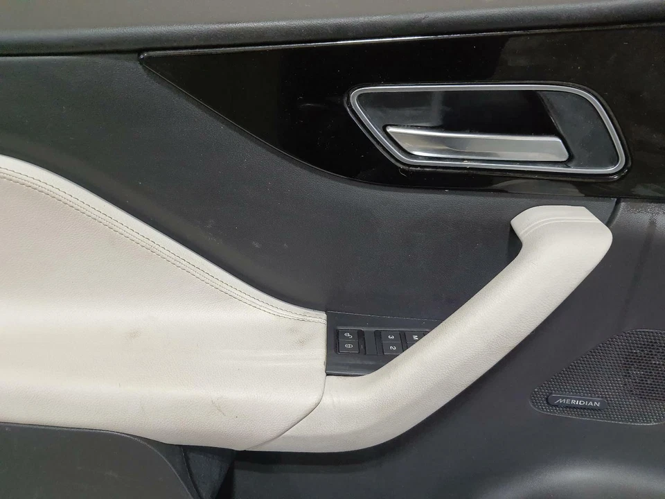 2017-2020 JAGUAR F-PACE LF LEFT FRONT DRIVERS Door Trim Panel - Image 2 of 4