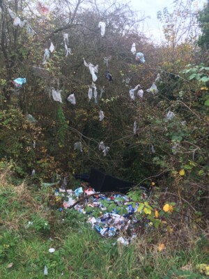 Foto 6x4 kürzlich Flytip Long Eaton Die Spur führt zu Mayfield Kennels c2015