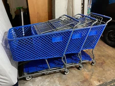 Toys R Us "Original" Retail Shopping Cart Full Size in Excellent Condition !!!