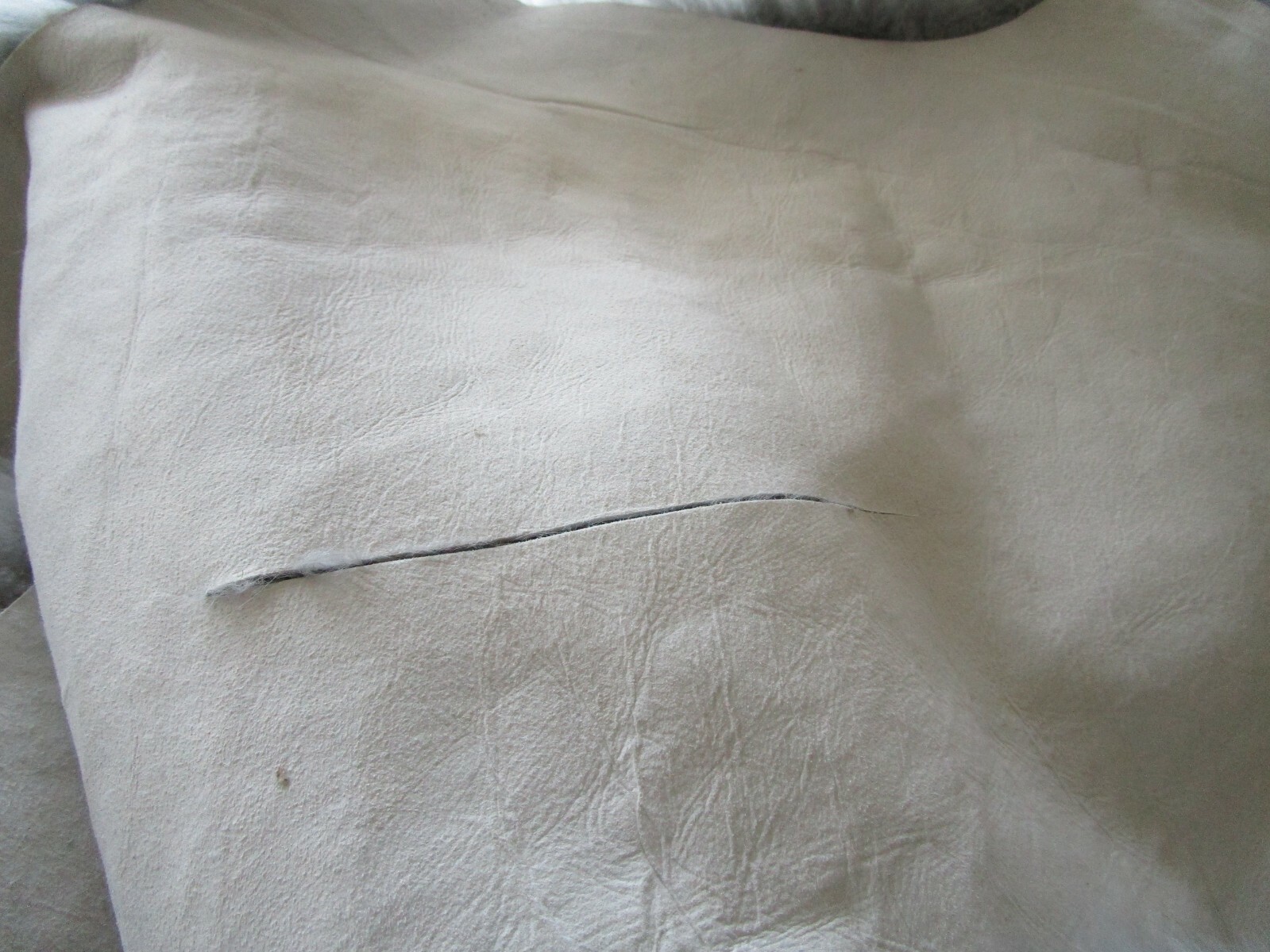  Pottery Barn  Sheepskin  gray grey  2 X 6  rug New with issue 