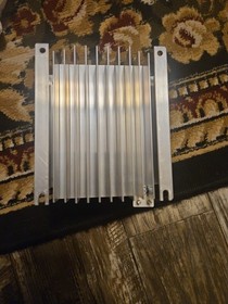  1pcs New Hitachi inverter SJ100-011NFE 1.1/1.5KW 220V